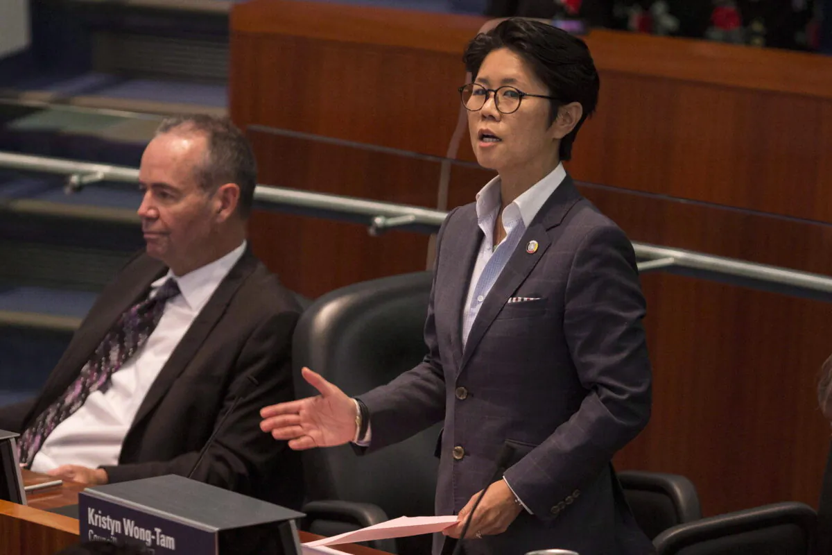 Councillor Kristyn Wong-Tam introduces a motion in the Council Chamber at Toronto City Hall, on Sept. 13, 2018. (The Canadian Press/Chris Young)