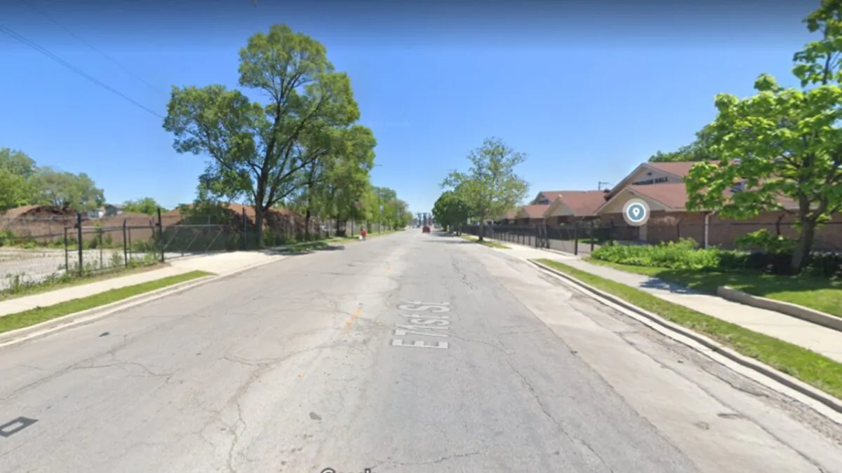 The East 71st Street in Park Manor, Chicago, in June 2019. (Google Maps/Screenshot via NTD)