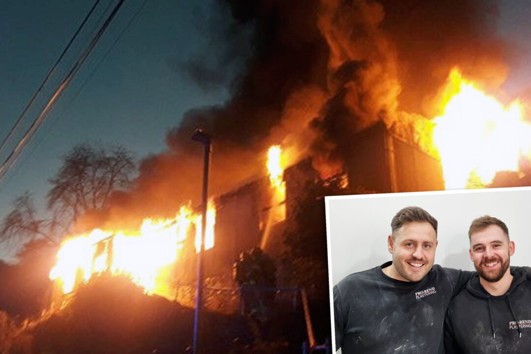 2 Plasterers Hailed as Heroes For Running Into a Burning Building to ...