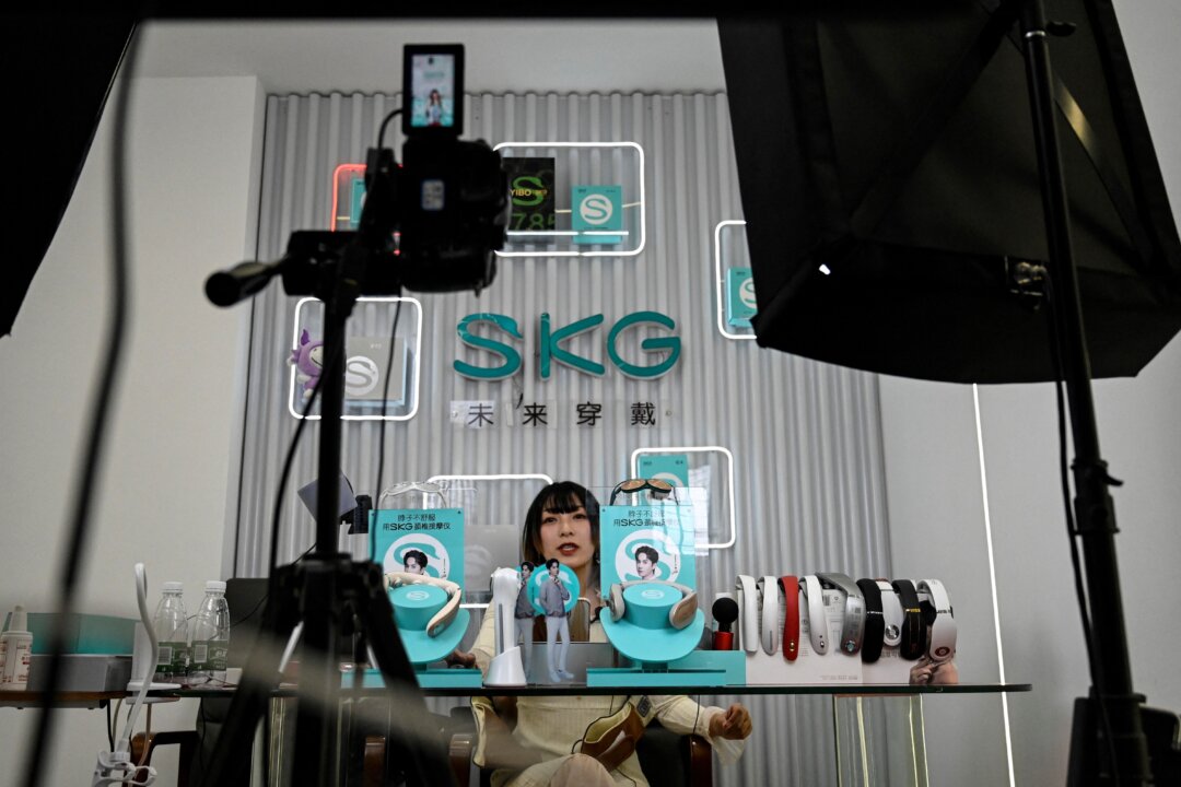 Chinese Influencer Fined $16 Million for Tax Evasion, as the Regime Tightens Control of Livestreaming Industry