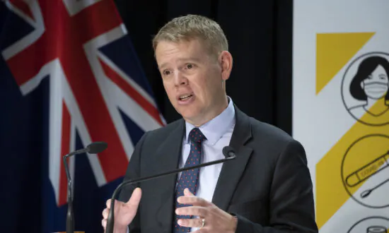 New Zealand’s Former COVID Response Minister Apologizes to Kiwi Journalist Barred From Entering Country