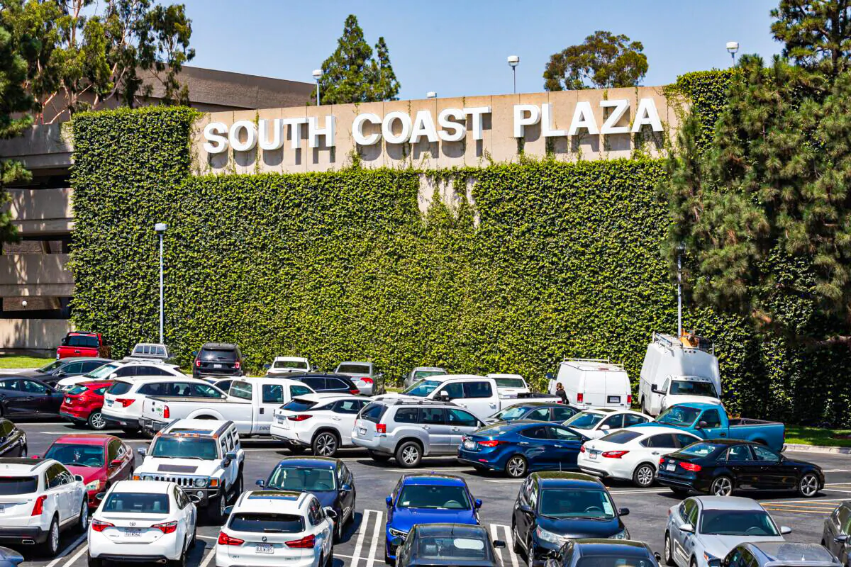 The parking lot of South Coast Plaza is full on the first day the mall reopened, as COVID-related restrictions eased, in Costa Mesa, Calif., on Aug. 31, 2020. (John Fredricks/The Epoch Times)