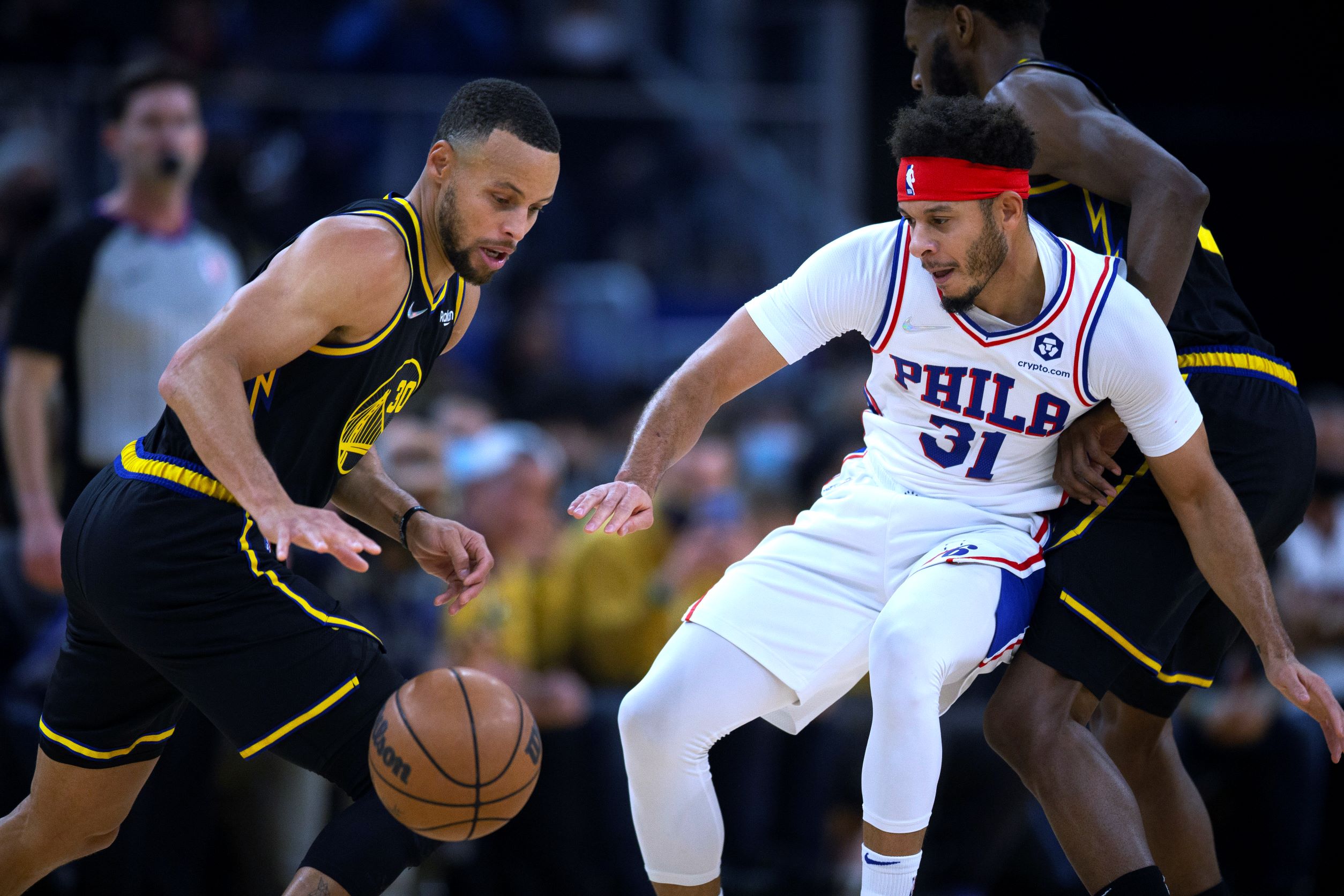 Stephen Curry's Warriors Get Past Seth Curry's 76Ers, 116–96 - Vimarsana News