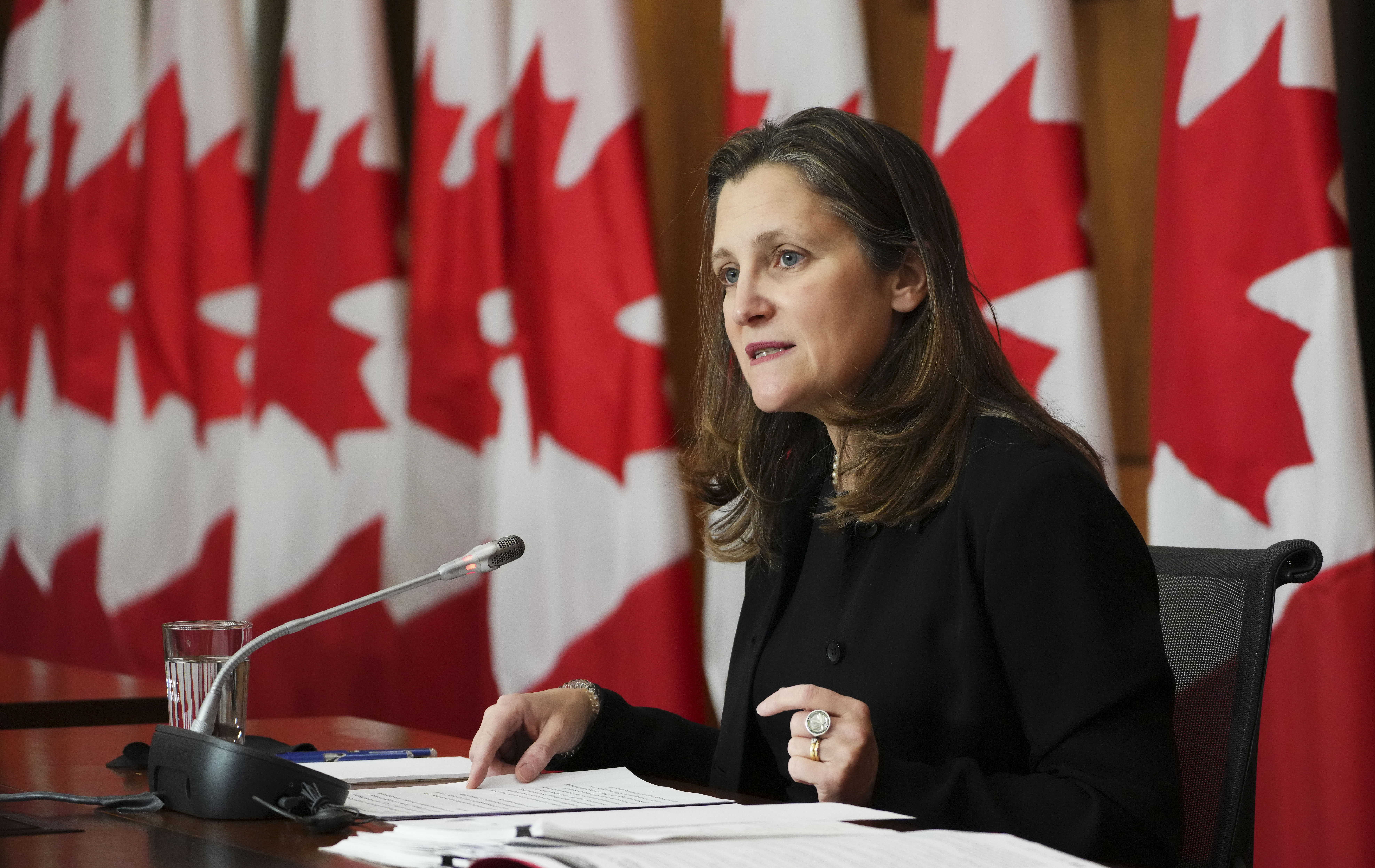 As Canada Threatens Retaliation Over US Lumber Tariffs, Some Urge Caution - Vimarsana News