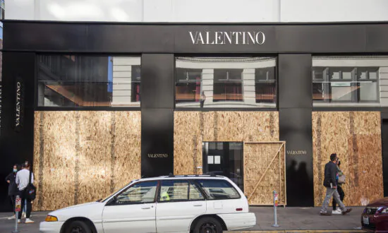 Signature Gathering to Hold Smash-and-Grab Criminals Accountable Is Underway