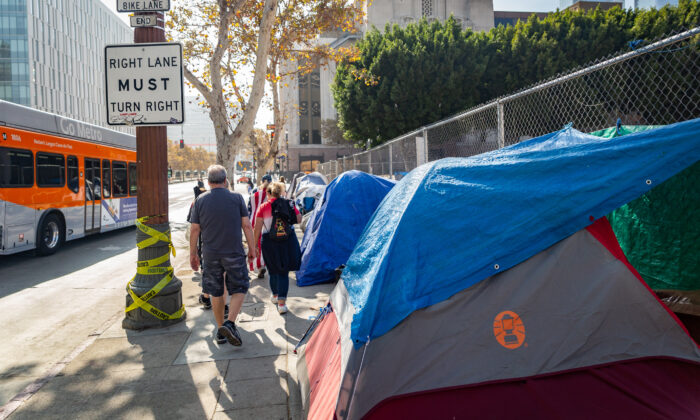 A homeless encampment in downtown Los Angeles, Calif., on nov. 8, 2021. (John Fredricks/  Pezou)