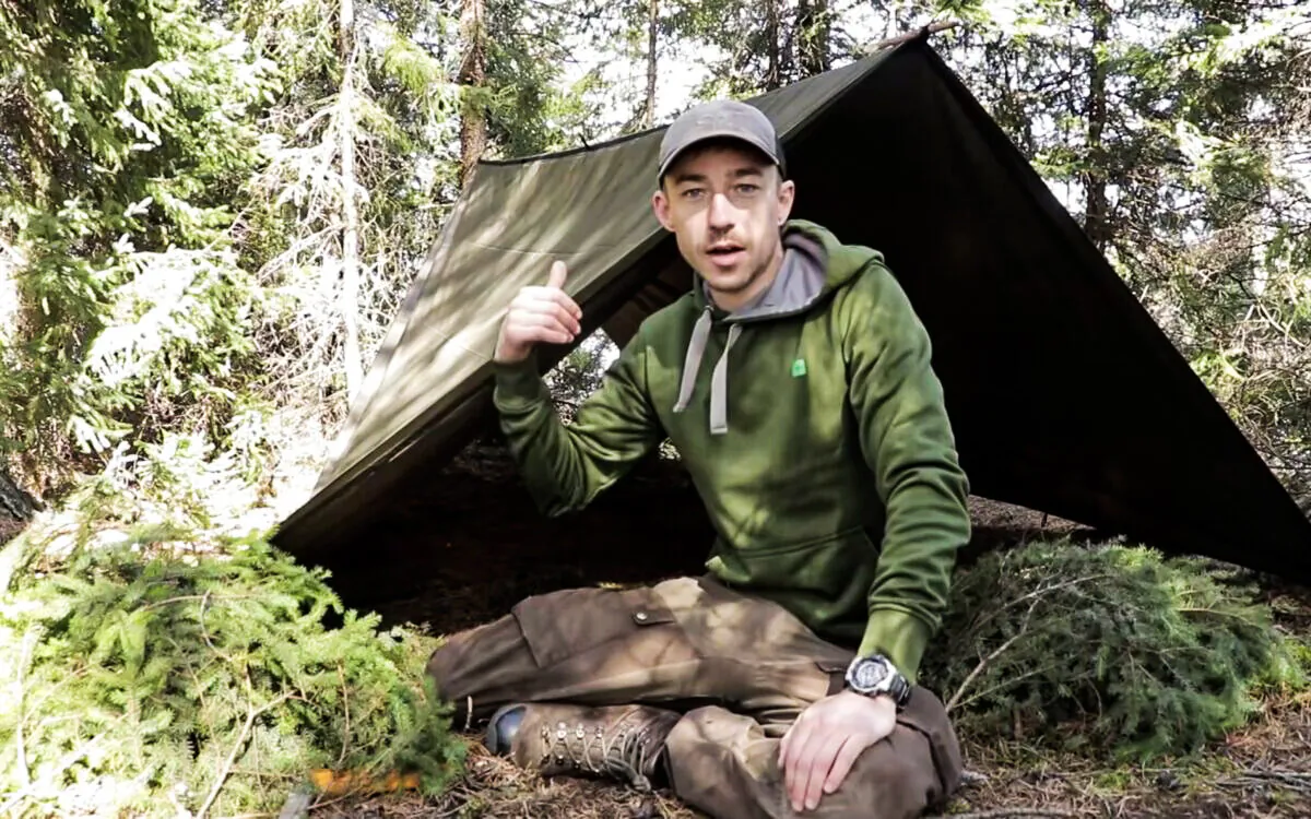 Joe Robinet, in a screenshot from his Youtube video "10 Days, 10 Items ; Alone on an Island in the Canadian Wilderness." (Screenshot Joe Robinet/The Epoch Times)