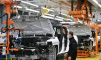 Unionized Workers Won’t Have to Get COVID-19 Vaccine, Automakers Decide