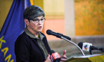Kansas Gov. Kelly Vetoes Bill Curbing Power to Mandate Masks, Vaccine Passports