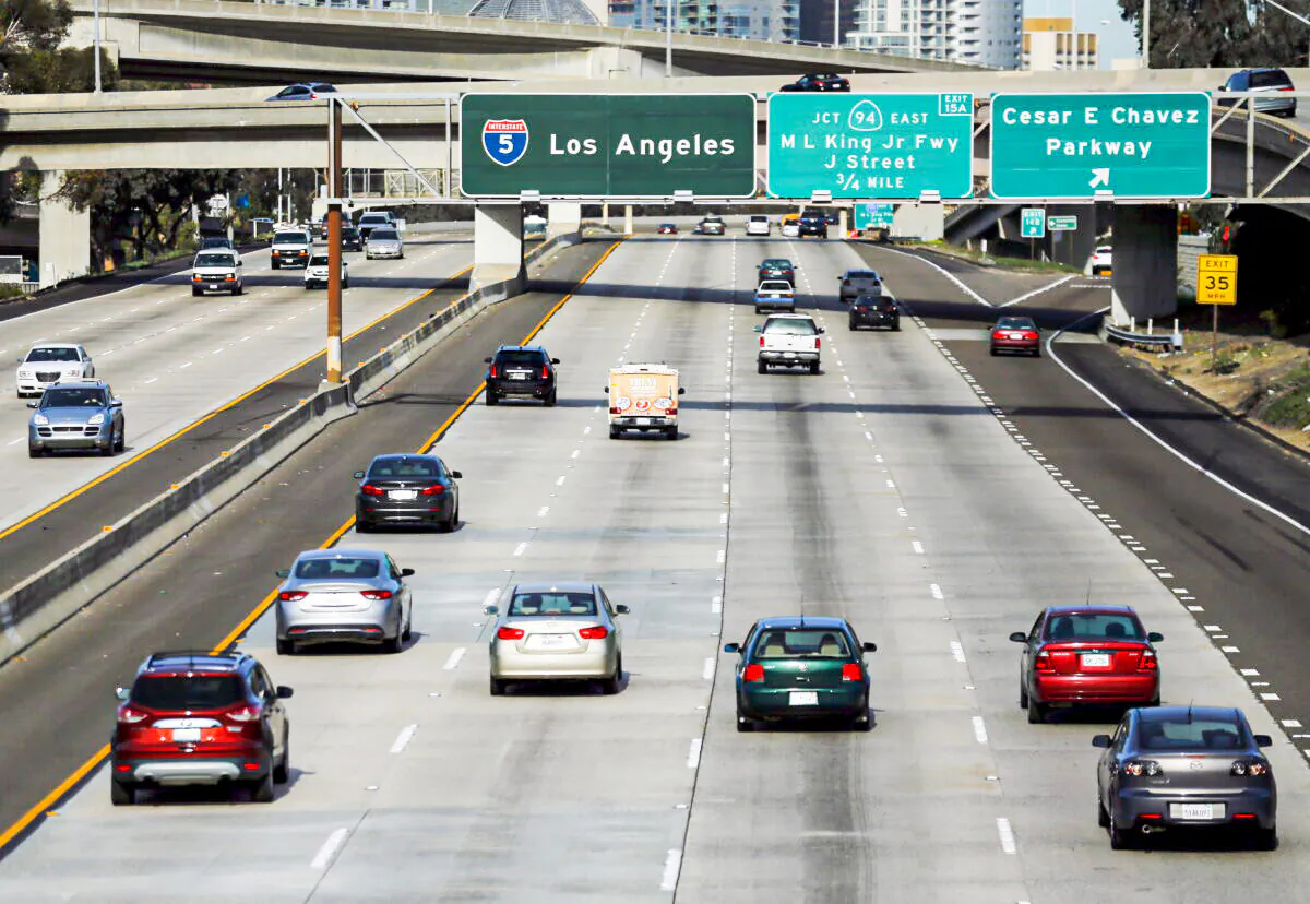 Cars travel north towards Los Angeles on interstate highway 5 in San Diego, Calif., on Feb. 10, 2016. (Mike Blake/Reuters)
