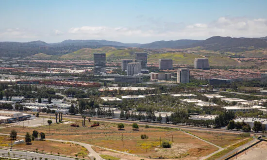 Irvine Pushes Forward With Plans for Large Amphitheater