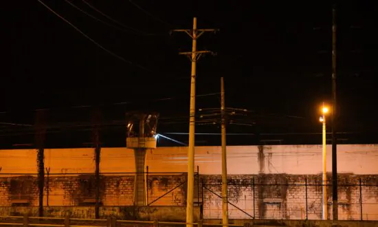 Ecuador’s President Extends State of Emergency for Prisons