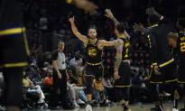 Curry Scores 33 Points, Warriors Beat Clippers