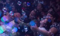 Theater Review: The ‘Gazillion Bubble Show’: Childlike Delight for All Ages