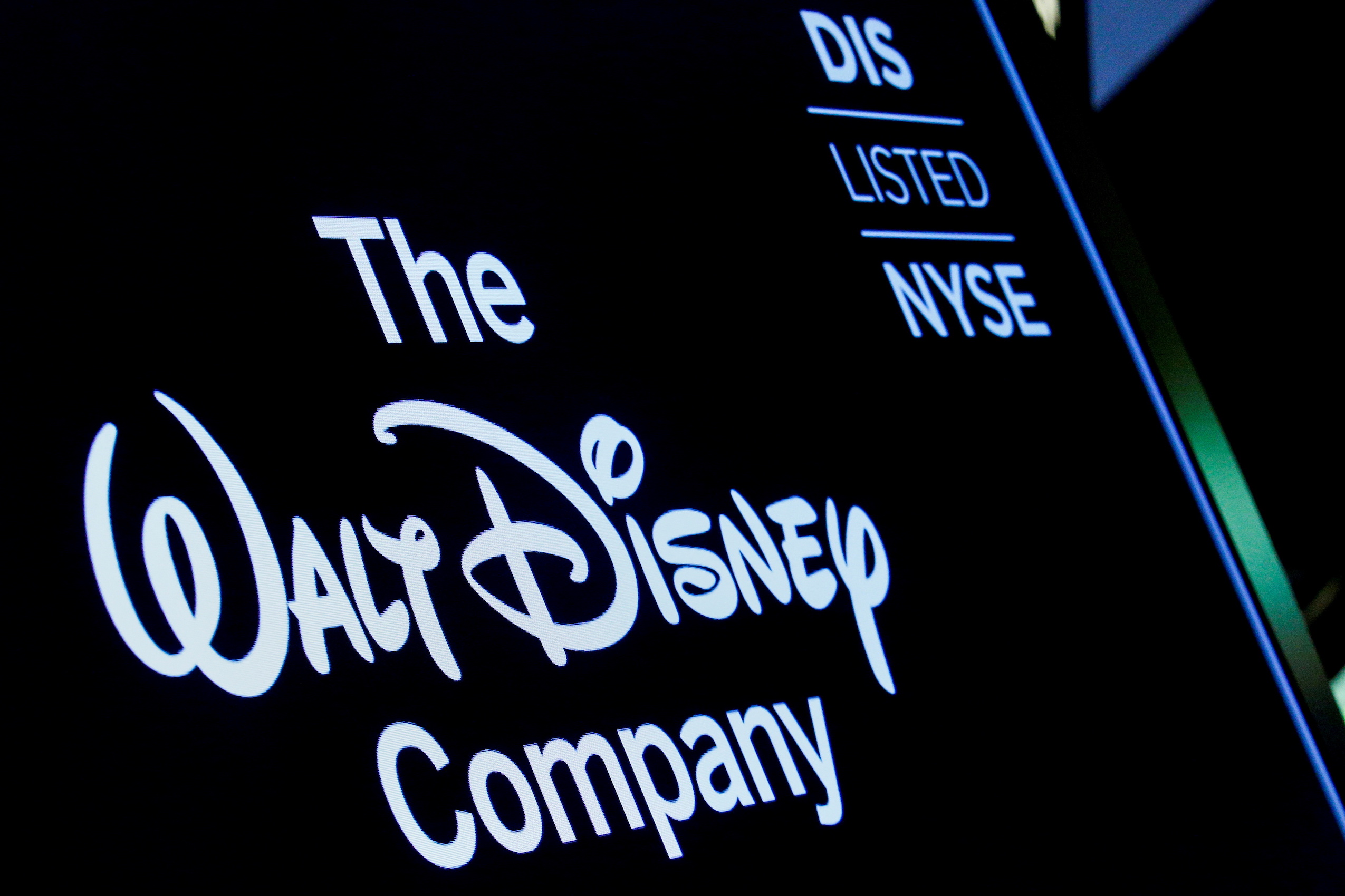 Macquarie Slashes Price Targets on Disney, Viacom, Fox, AMC, Comcast as 'Streaming Wars Go Global' - Vimarsana News