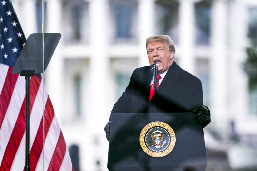 Trump Setting Stage for Supreme Court Battle Over Executive Privilege