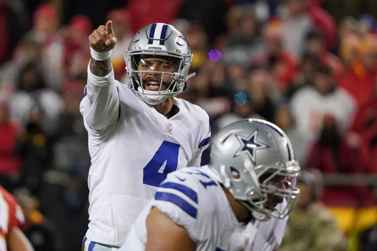 Dallas Cowboys quarterback Dak Prescott (4) gestures on the line of scrimmage against the Kansas City Chiefs during the game at GEHA Field at Arrowhead Stadium, in Kansas City, Miss., on Nov 21, 2021. (Denny Medley/USA TODAY Sports via Field Level Media)