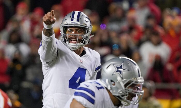 Dallas Cowboys quarterback Dak Prescott (4) gestures on the line of scrimmage against the Kansas City Chiefs during the game at GEHA Field at Arrowhead Stadium, in Kansas City, Miss., on Nov 21, 2021. (Denny Medley/USA TODAY Sports via Field Level Media)