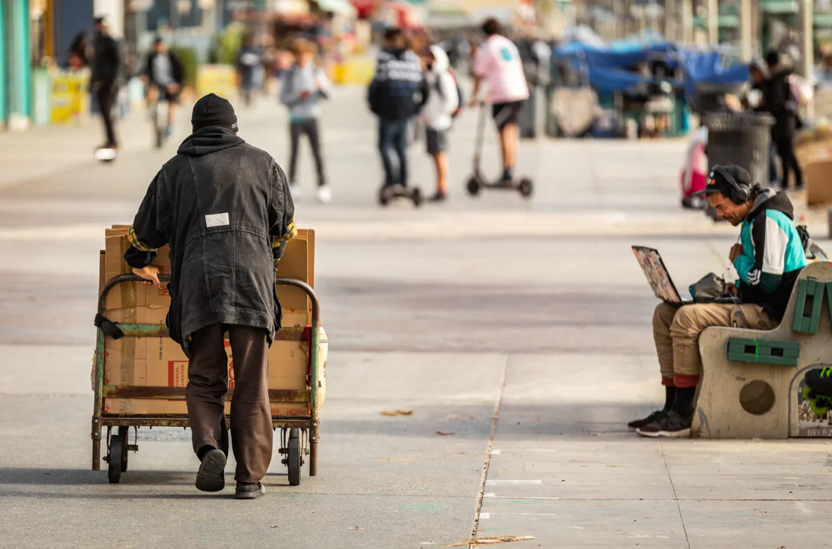 Homelessness in Venice Beach, Calif., on Jan 27, 2021. (John Fredricks/The Epoch Times)