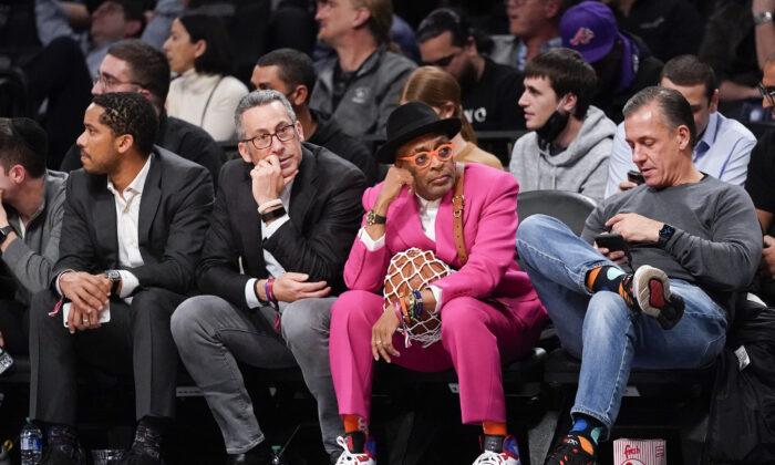 Spike Lee, Jack Nicholson Among NBA ‘SuperFans’ Being Enshrined Into Basketball Hall of Fame