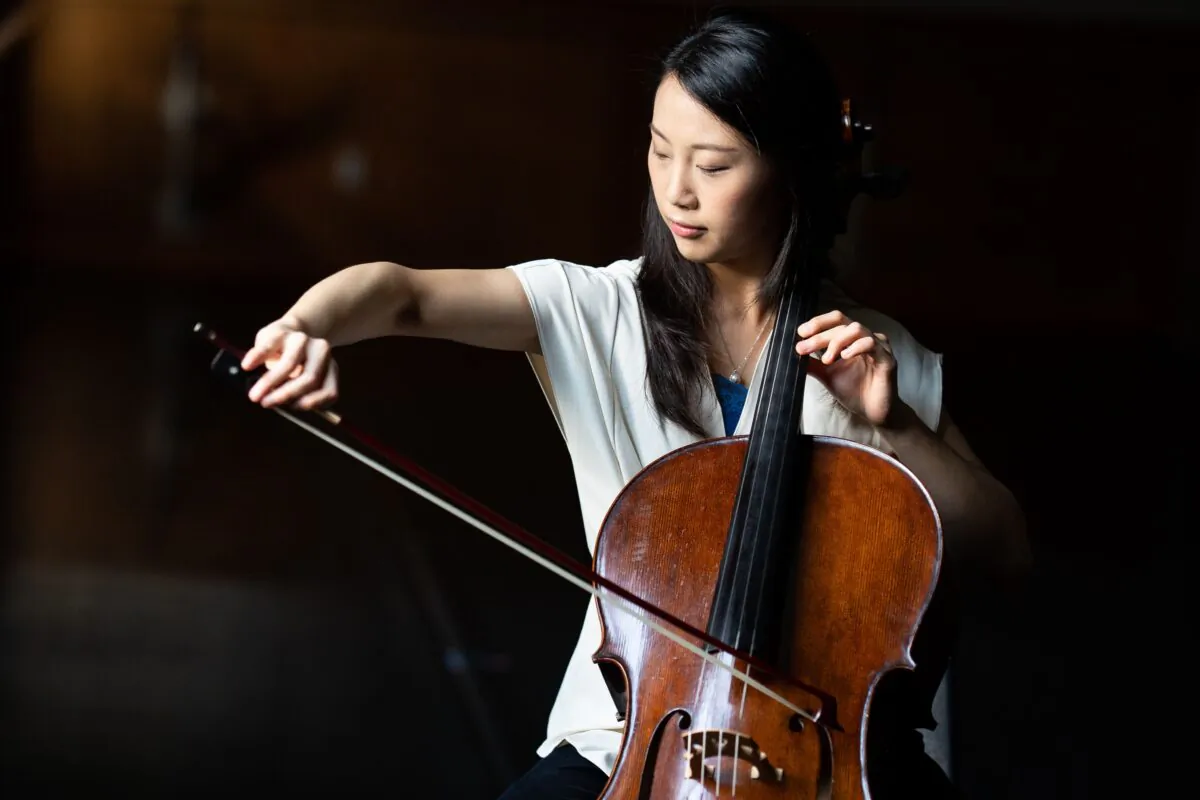 Shen Yun Performing Arts cellist Yuchien Yuan. (Larry Dye/Shen Yun Performing Arts)