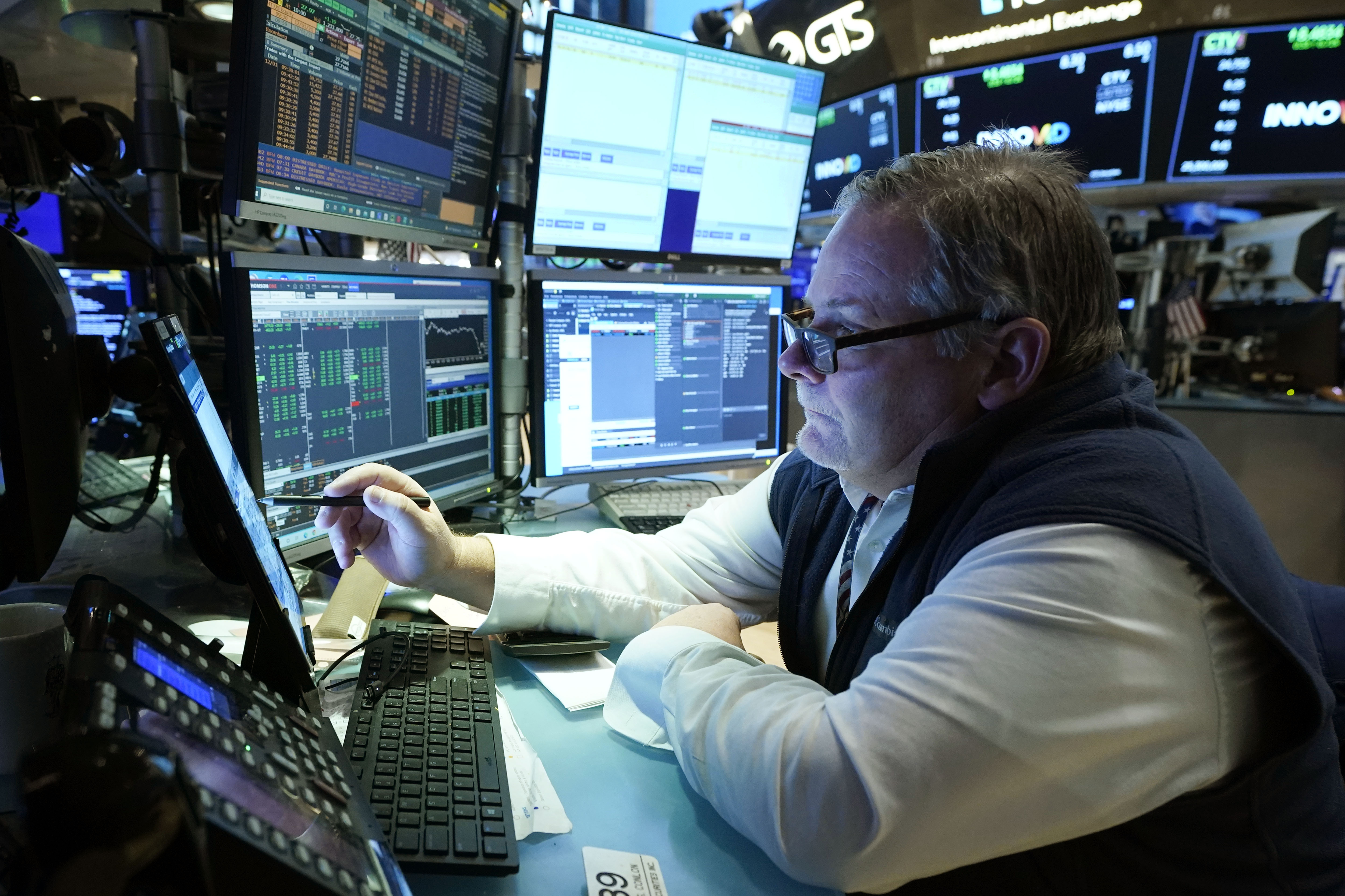 JPMorgan Downgrades Russian Stocks to 'Neutral' as Ukraine Tensions Ratchet Up - Vimarsana News