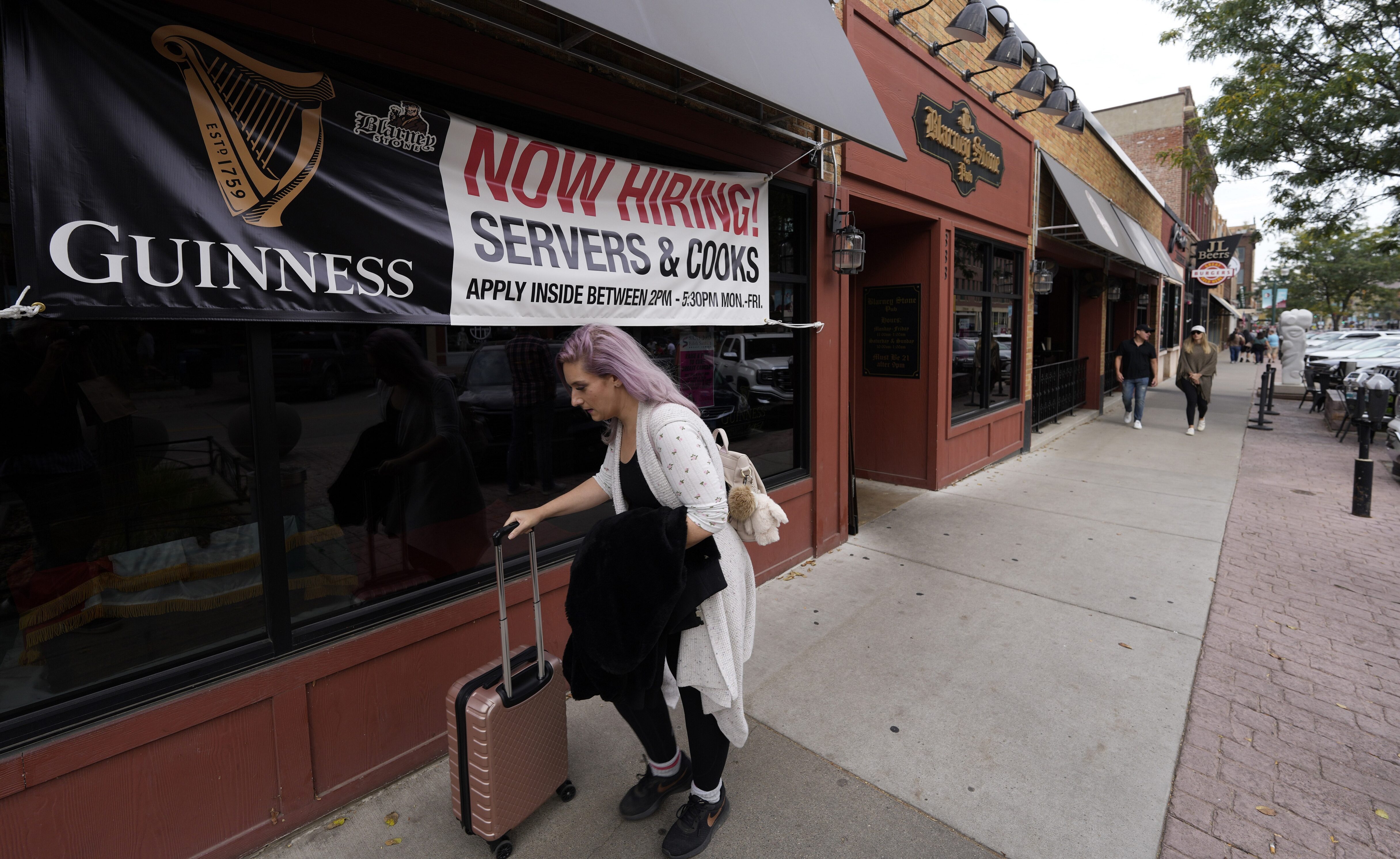 US Jobless Rate Sinks to 4.2 Percent as Many More People Find Jobs - Vimarsana News