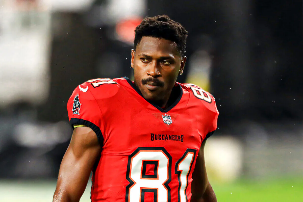 Antonio Brown of the Tampa Bay Buccaneers at Raymond James Stadium in Tampa, Florida, on Nov. 8, 2020. (Mike Ehrmann/Getty Images)