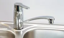 How to Make Cheap and Effective Homemade Stainless Steel Cleaner