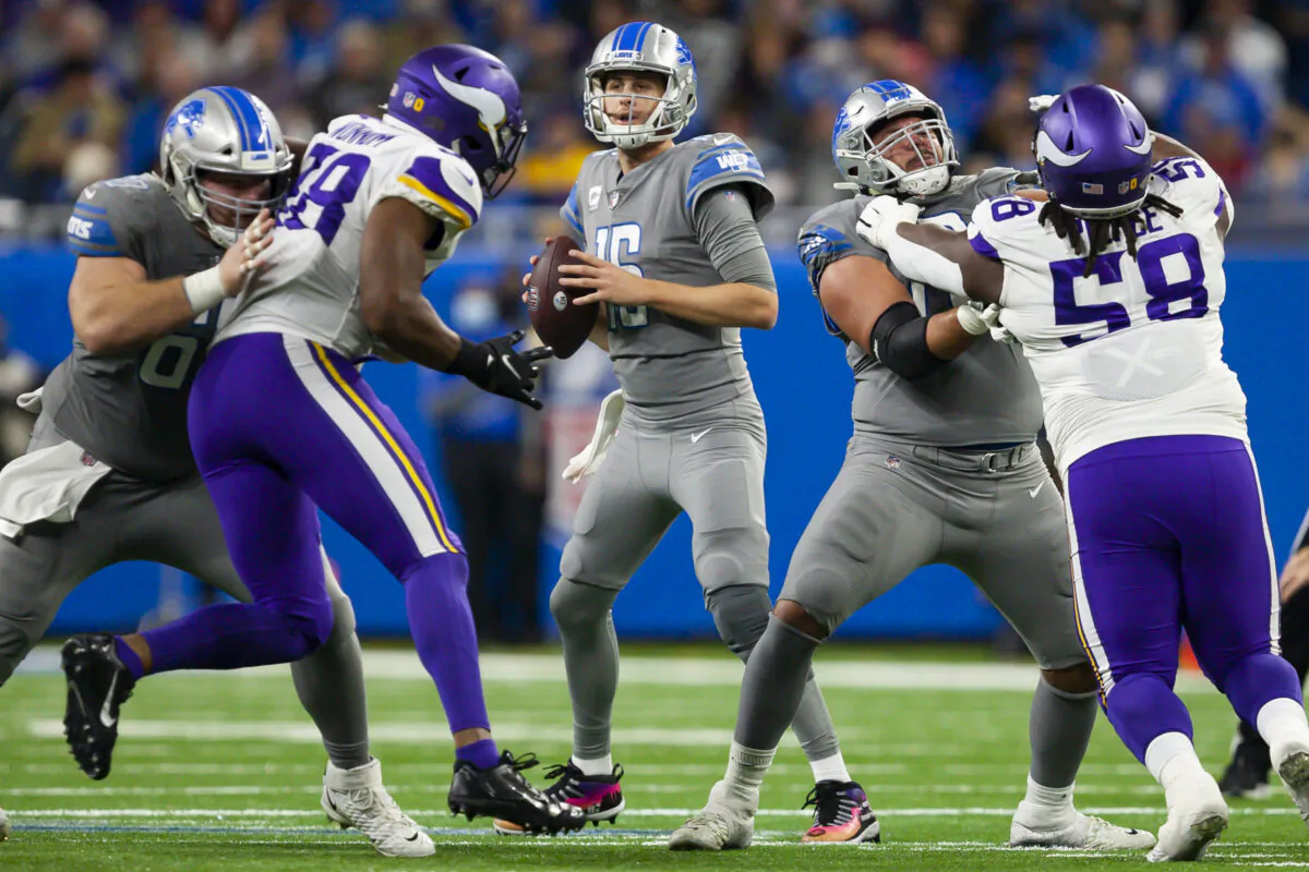Detroit Lions quarterback Jared Goff (16) looks for an open man during the fourth quarter against the Minnesota Vikings at Ford Field, Detroit, on Dec 5, 2021. (Raj Mehta/USA TODAY Sports via Reuters)