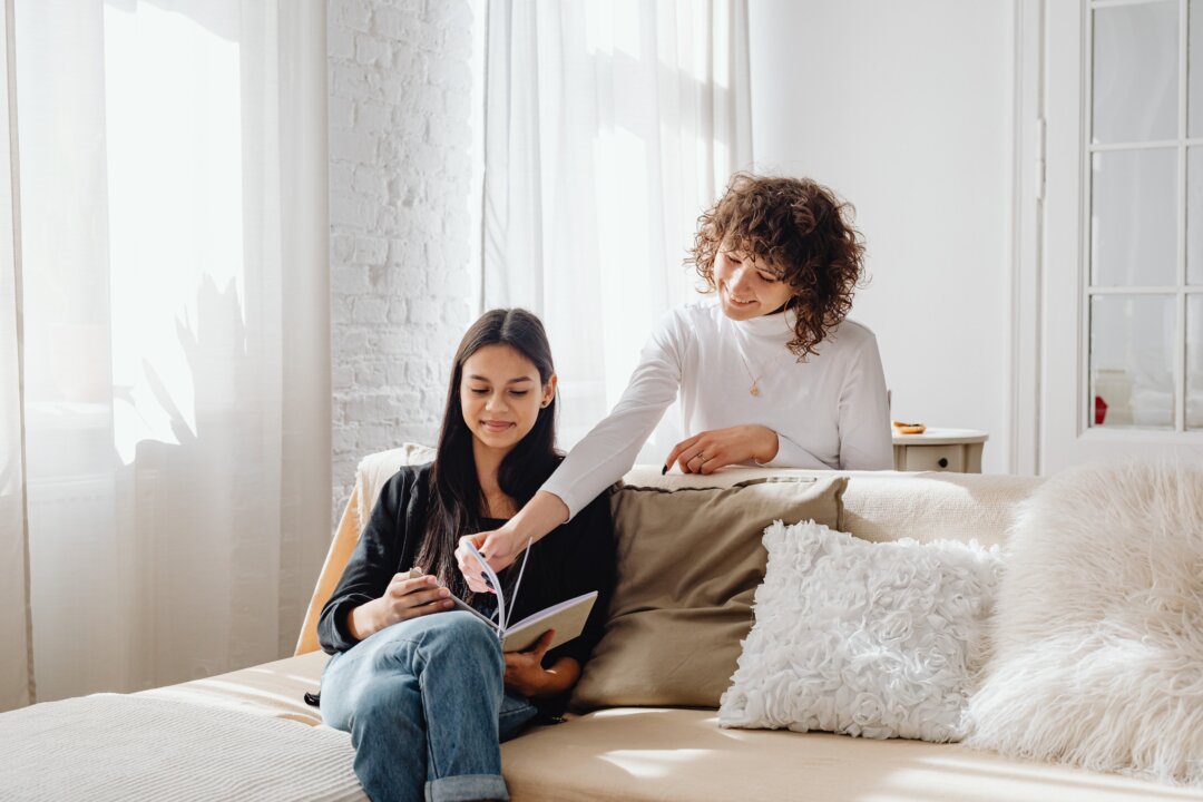 Stress plays a role in which genes get turned on or off—and not in a good way. Fortunately, friends have a counter effect. (Karolina Grabowska/Pexels)