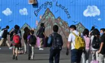 Parents Call for Schools to Remain Open Amid Omicron Surge