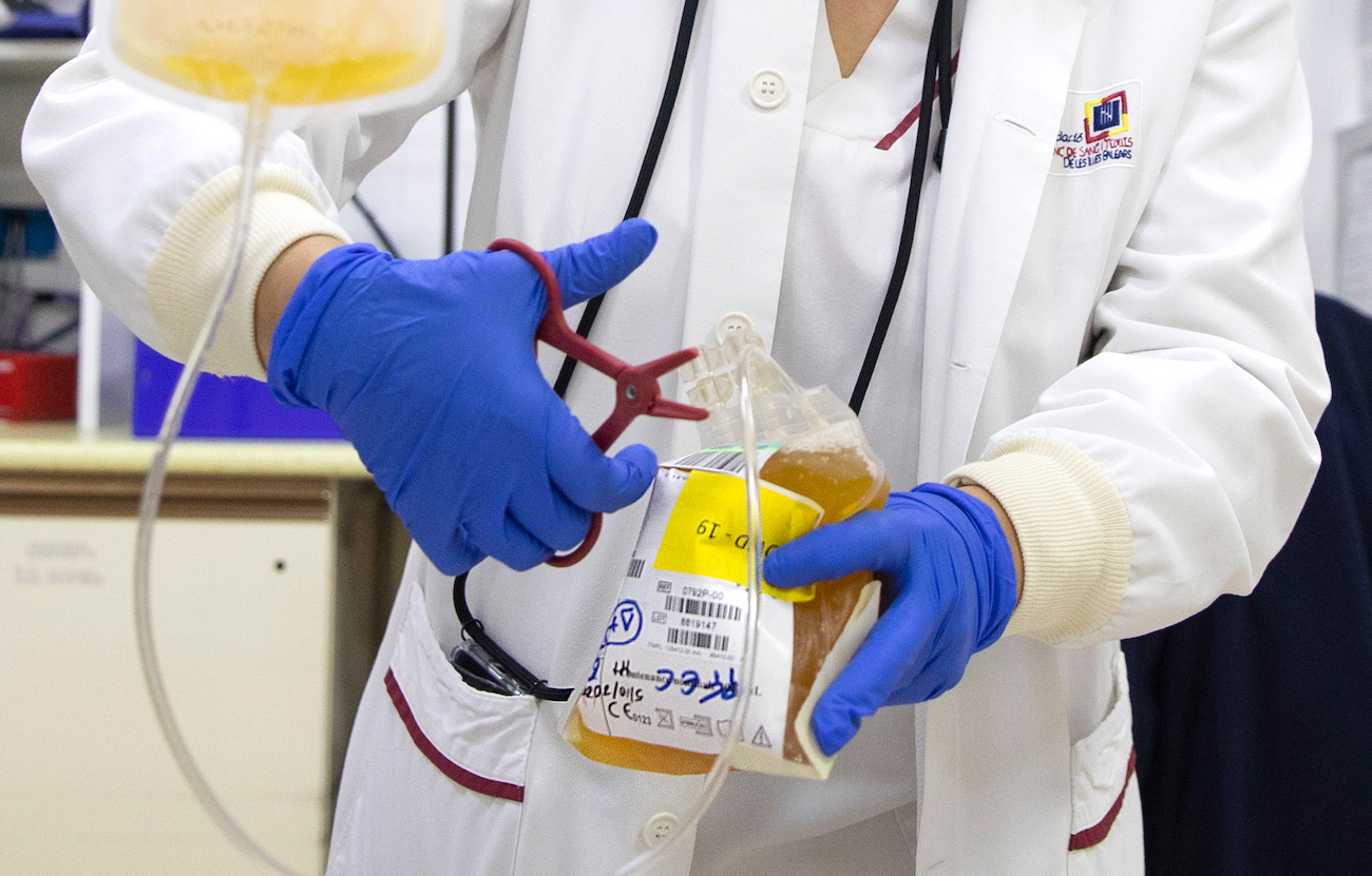 Convalescent Plasma May Keep COVID-19 Patients out of Hospital - Vimarsana News