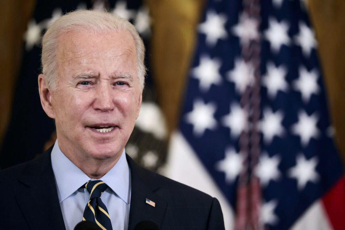 Biden Reassures Allies During Calls With Ukraine's Zelensky and the Bucharest 9 - Vimarsana News