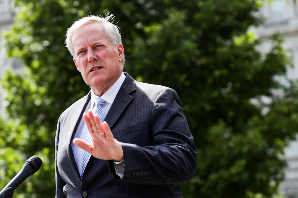 Then-White House Chief of Staff Mark Meadows speaks to members of the press outside the West Wing of the White House on Aug. 28, 2020. (Alex Wong/Getty Images)