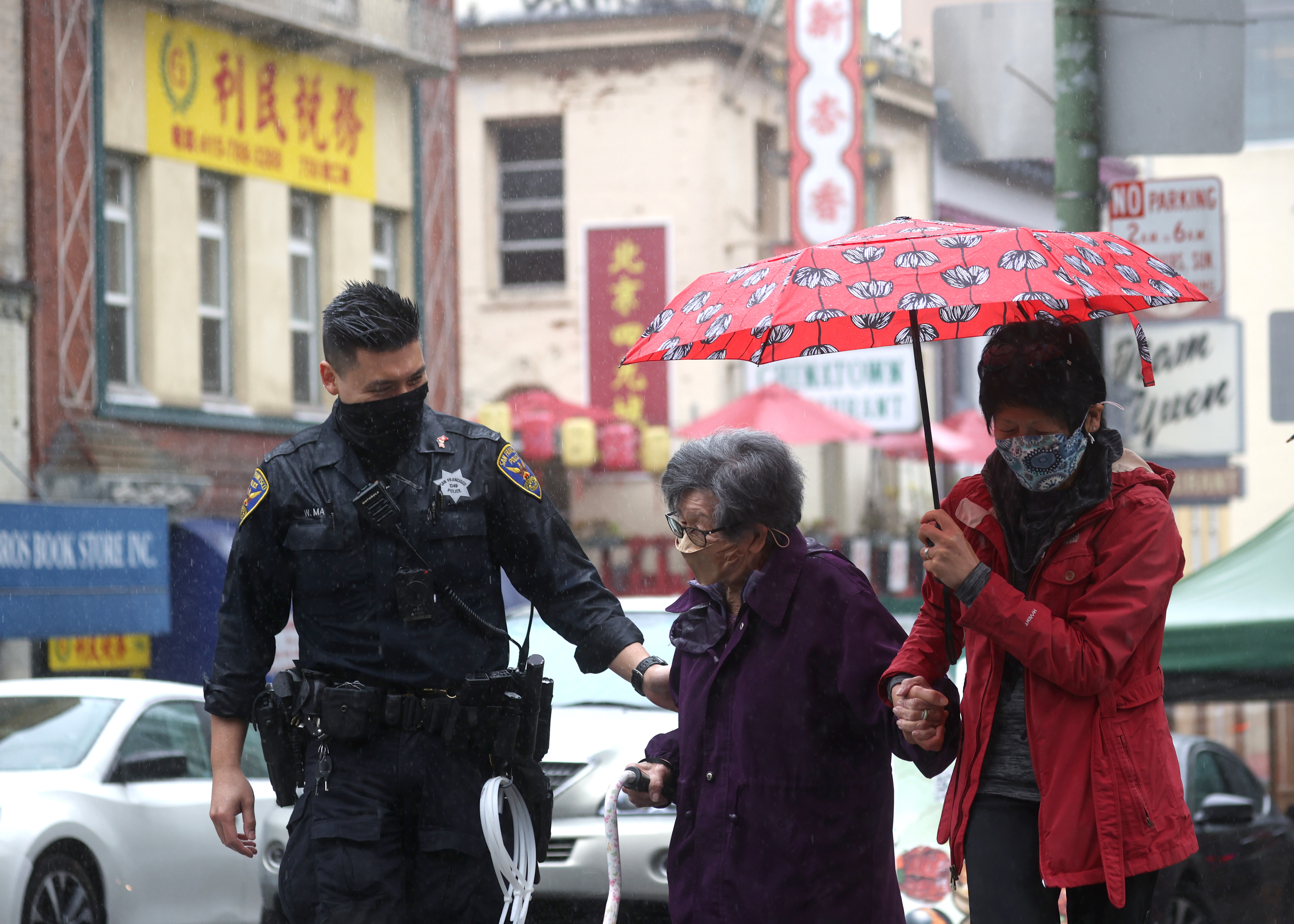 San Francisco Restaurant Apologizes After Refusing Service to Police Officers - Vimarsana News