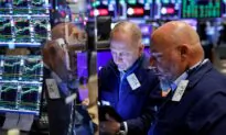 Stocks Slump, Treasury Yields Rise on Fear of a Faster Fed Pullback
