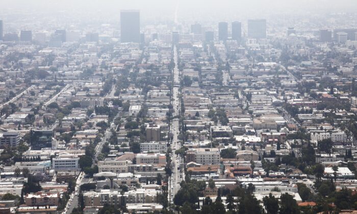 Smog hangs over the city on a day rated as having 'moderate' air quality in Los Angeles, Calif., on June 11, 2019. (Mario Tama/Getty Images)