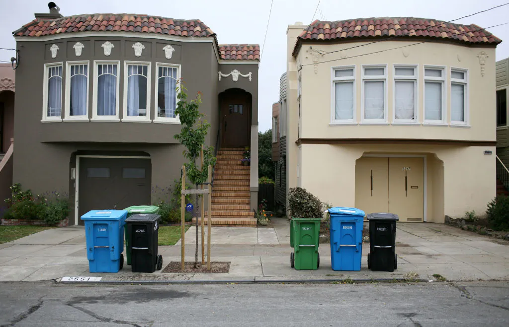 Homes in a Sunset district neighborhood in San Francisco on June 11, 2009. (Justin Sullivan/Getty Images)