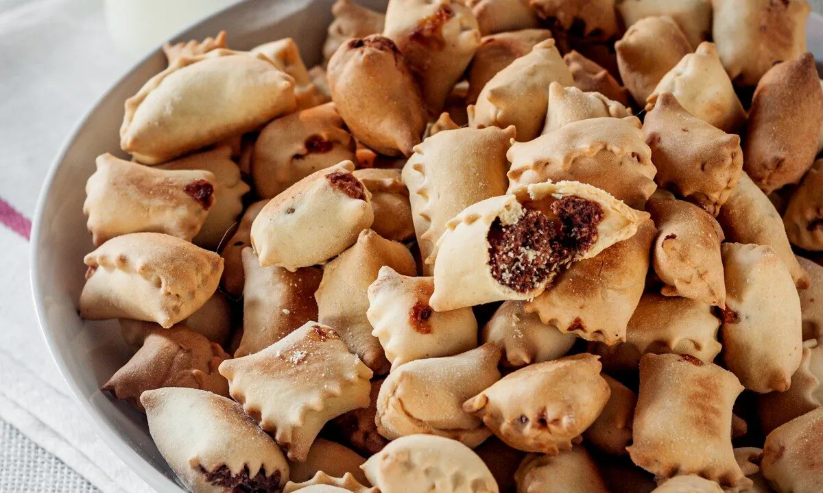 These addictive, parcel-shaped treats, filled with a chocolate-almond paste, are perfect for gifting. (Giulia Scarpaleggia)