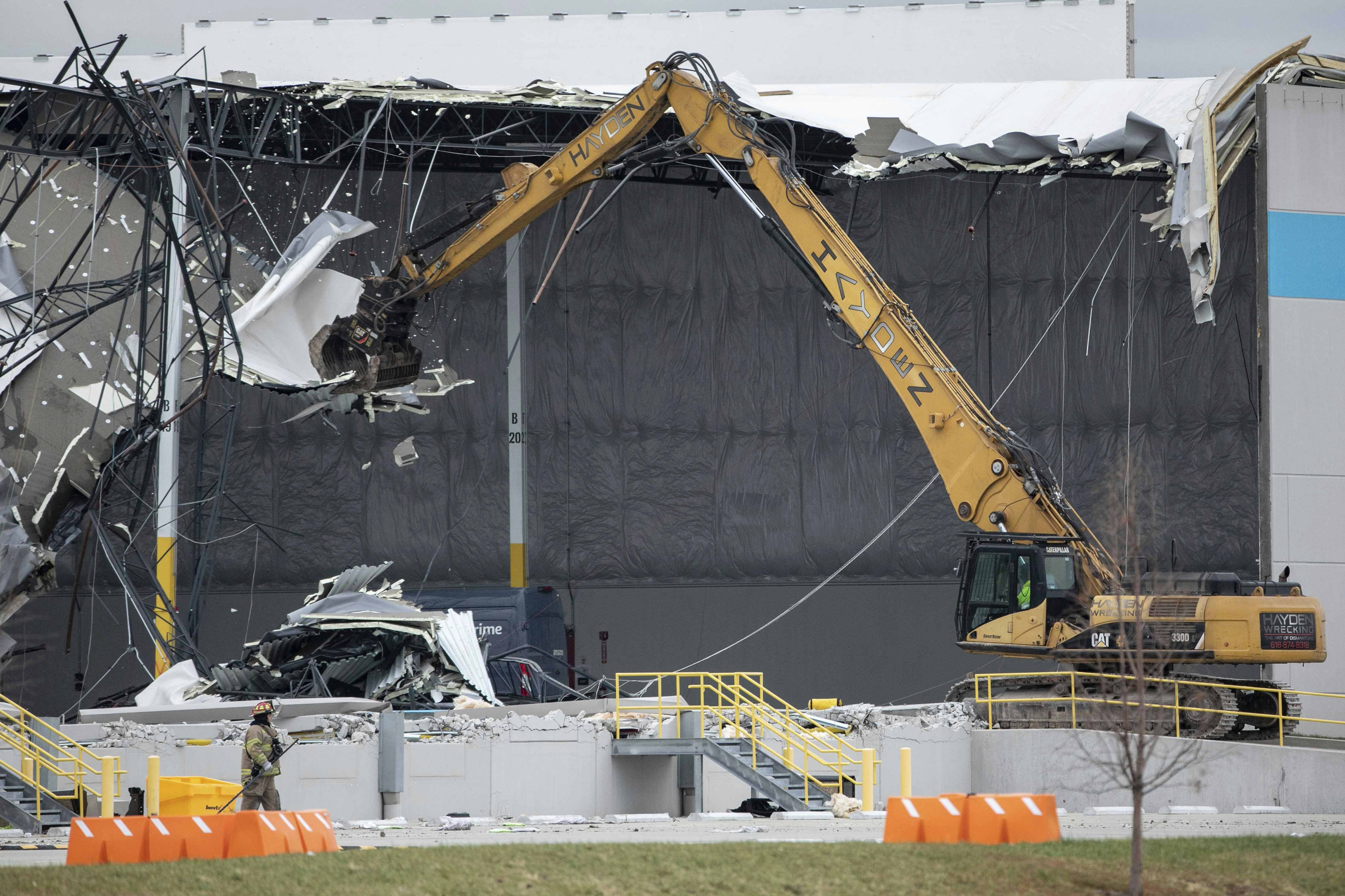 Crews Search Rubble After 6 Die at Illinois Amazon Facility - Vimarsana News