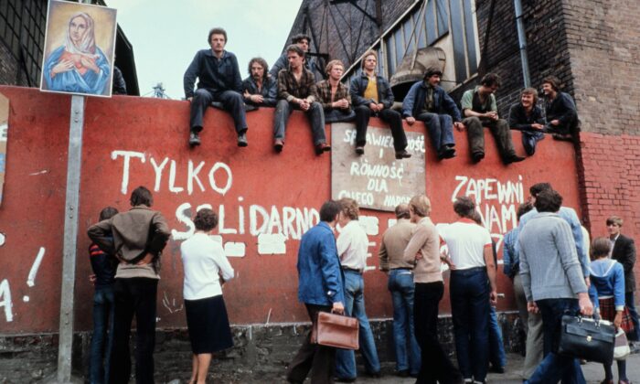 A photo taken on Aug. 25, 1980, of a portrait of the Holy Virgin set up at a wall of the Lenin Shipyard in the Polish port city of Gdansk where some 17,000 workers staged an 18-day strike. (Lehtikuva/ AFP/AFP via Getty Images)