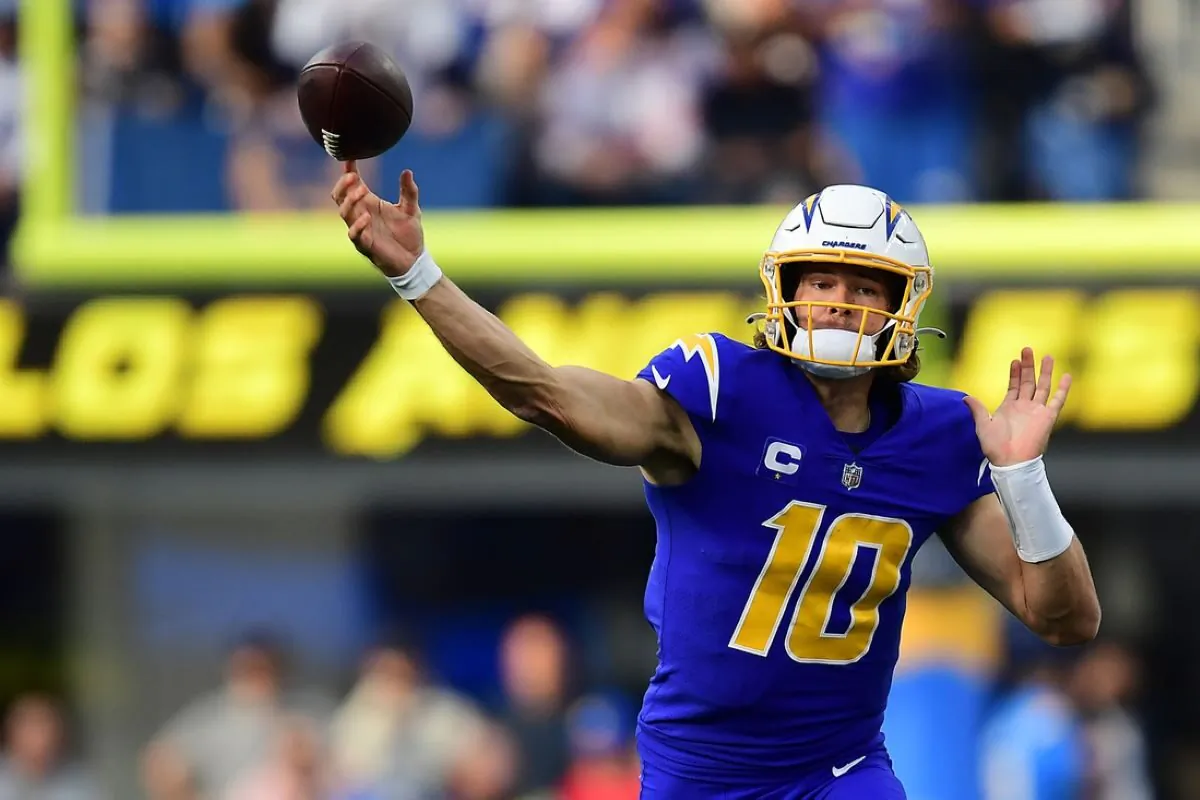 Los Angeles Chargers quarterback Justin Herbert (10) throws against the New York Giants during the first half at SoFi 
Stadium in Inglewood, Calif., on Dec. 12, 2021. (Gary A. Vasquez/USA TODAY Sports via Field Level Media)