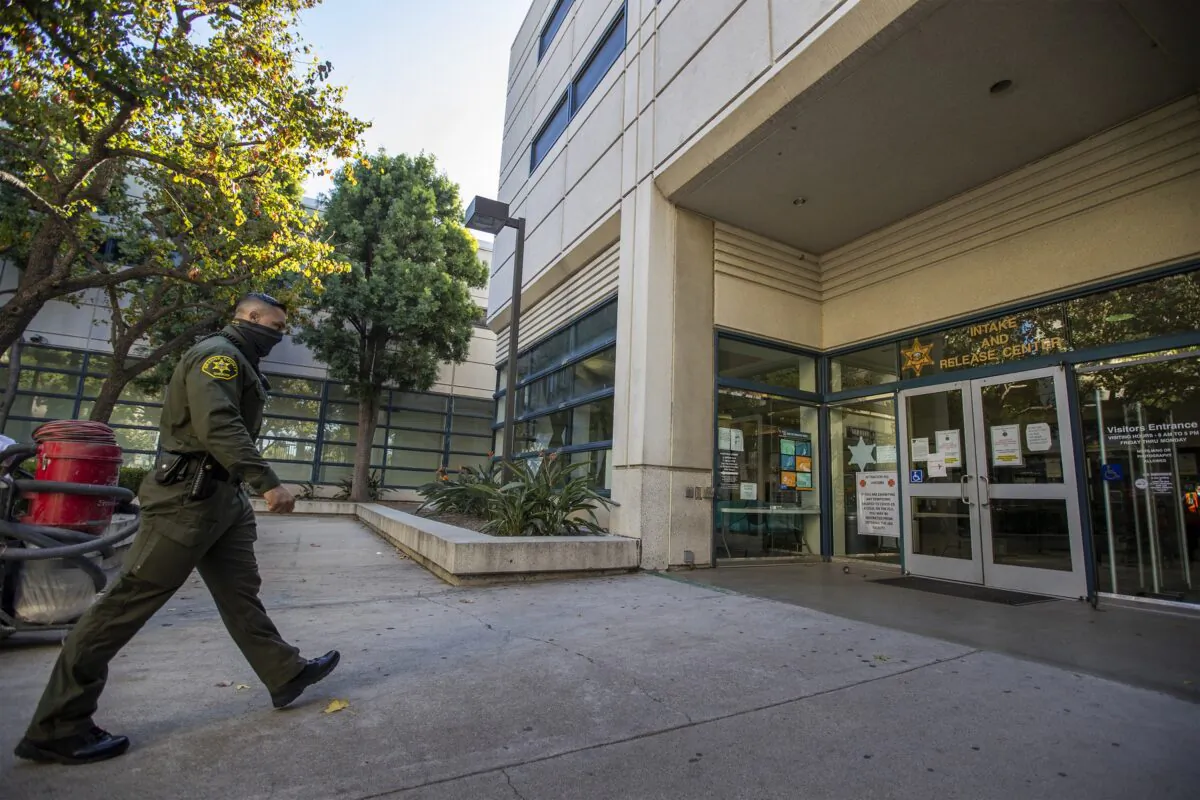 The Intake Release Center at the Orange County Central Men’s Jail in Santa Ana, California, in 2020. (Allen J. Schaben/Los Angeles Times/TNS)