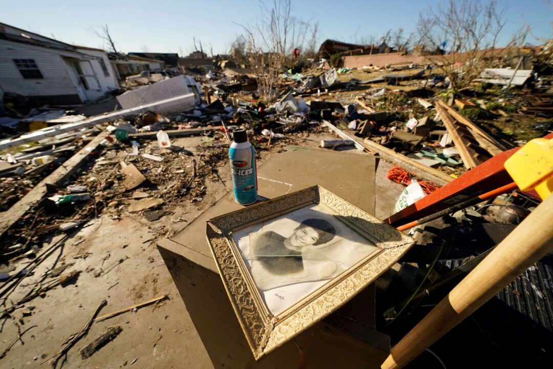 Kentucky Clears Mountains of Tornado Debris; 12 Children Among 74 Dead ...