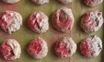 Dreamy Meringue Cookies for Your Christmas Platter