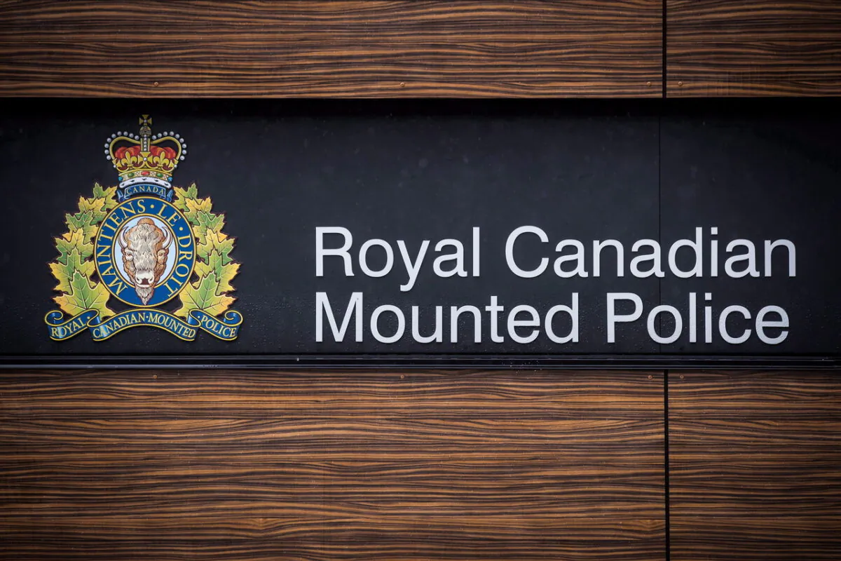The RCMP logo is seen outside Royal Canadian Mounted Police "E" Division Headquarters, in Surrey, B.C., on April 13, 2018. (The Canadian Press/Darryl Dyck)