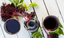Immune Supporting Elderberry Syrup & Gummies (Recipe)