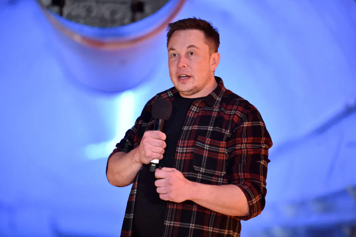 Tesla Inc. founder Elon Musk speaks in Hawthorne, Calif., on Dec. 18, 2018. (Robyn Beck/Pool via Reuters)