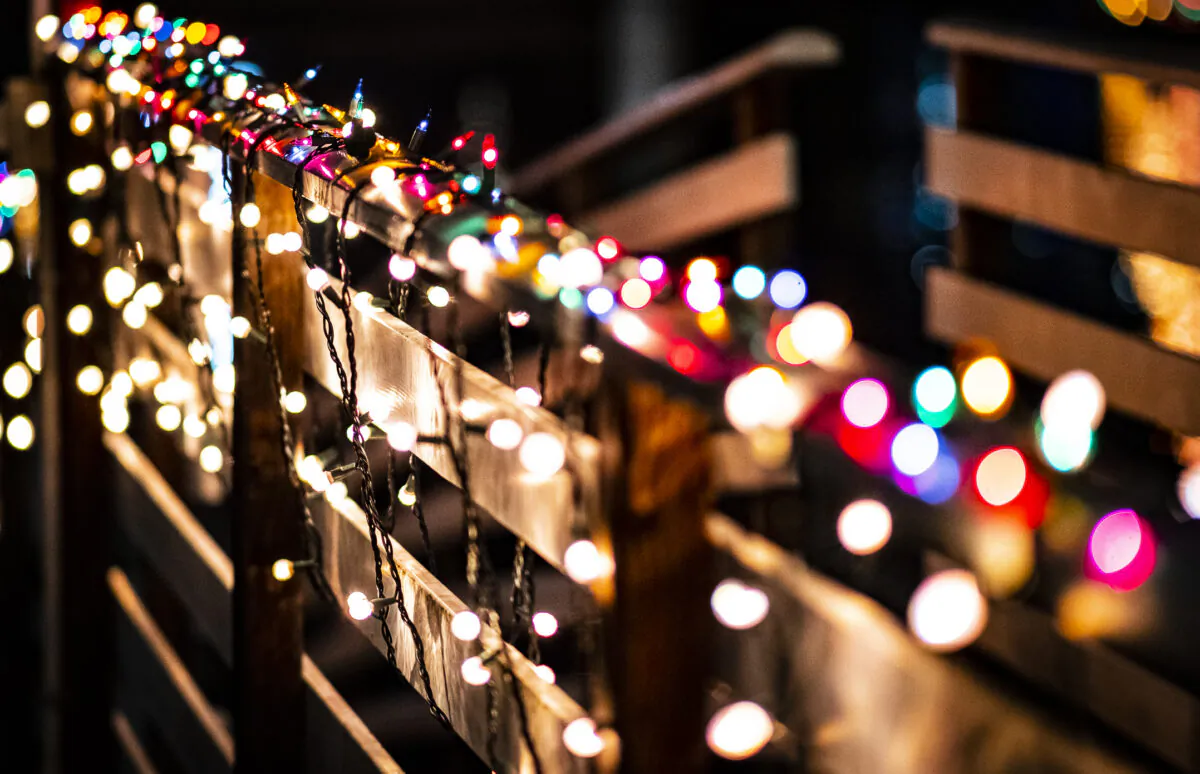 Long Beach residents decorate their neighborhoods with Christmas lights on Dec. 15, 2021. (John Fredricks/The Epoch Times)